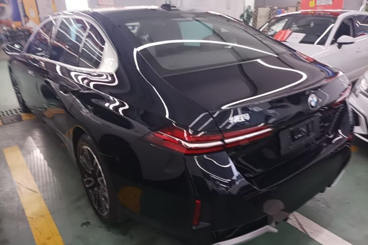 Used BMW 5 Series 2025 525Li M Sport Package Rear Left 45 Deg