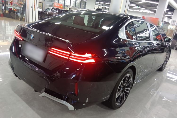 Used BMW 5 Series 2025 530Li Leading Model M Sport Package Rear Right 45 Deg