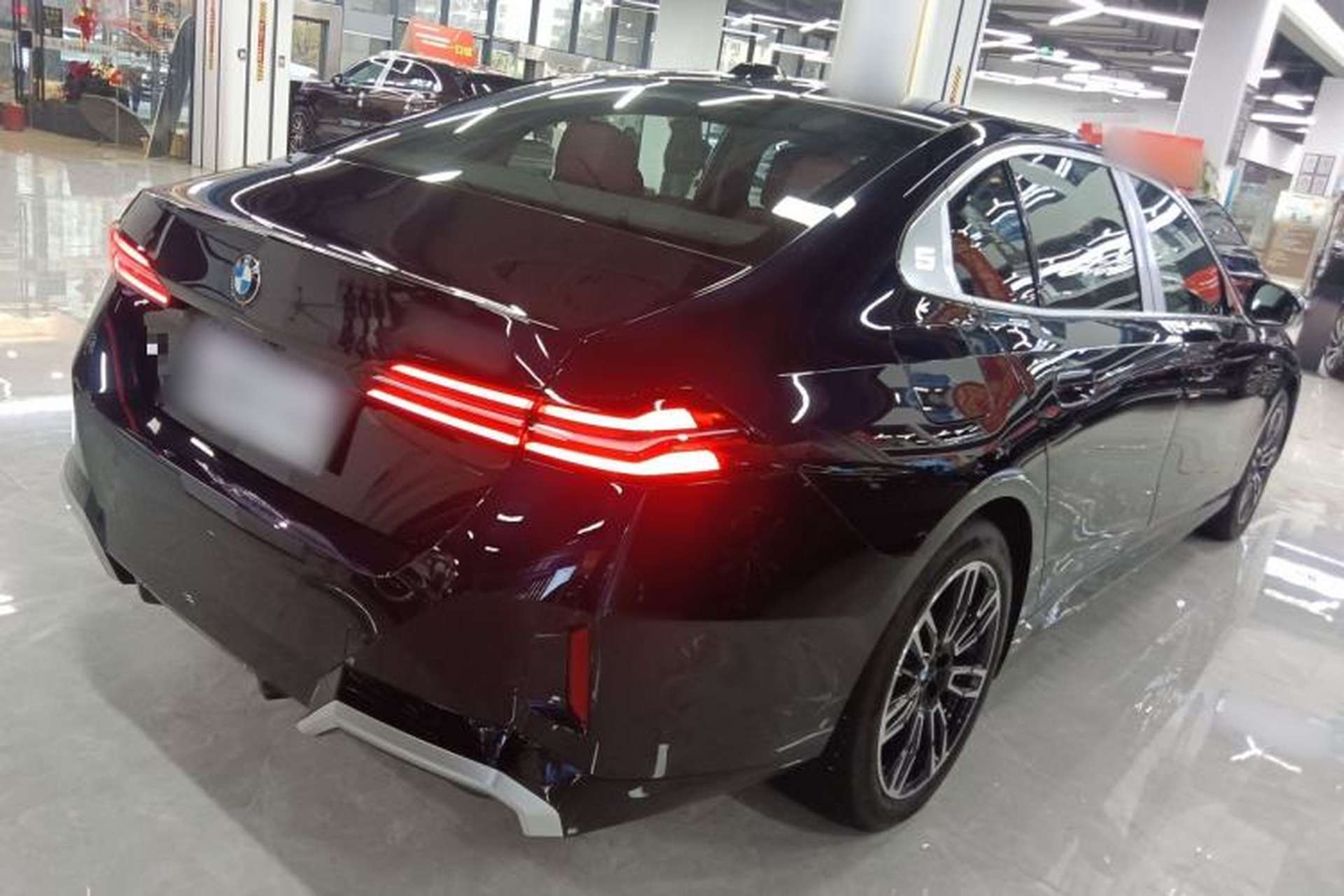 Used BMW 5 Series 2025 530Li Leading Model M Sport Package Rear Right 45 Deg
