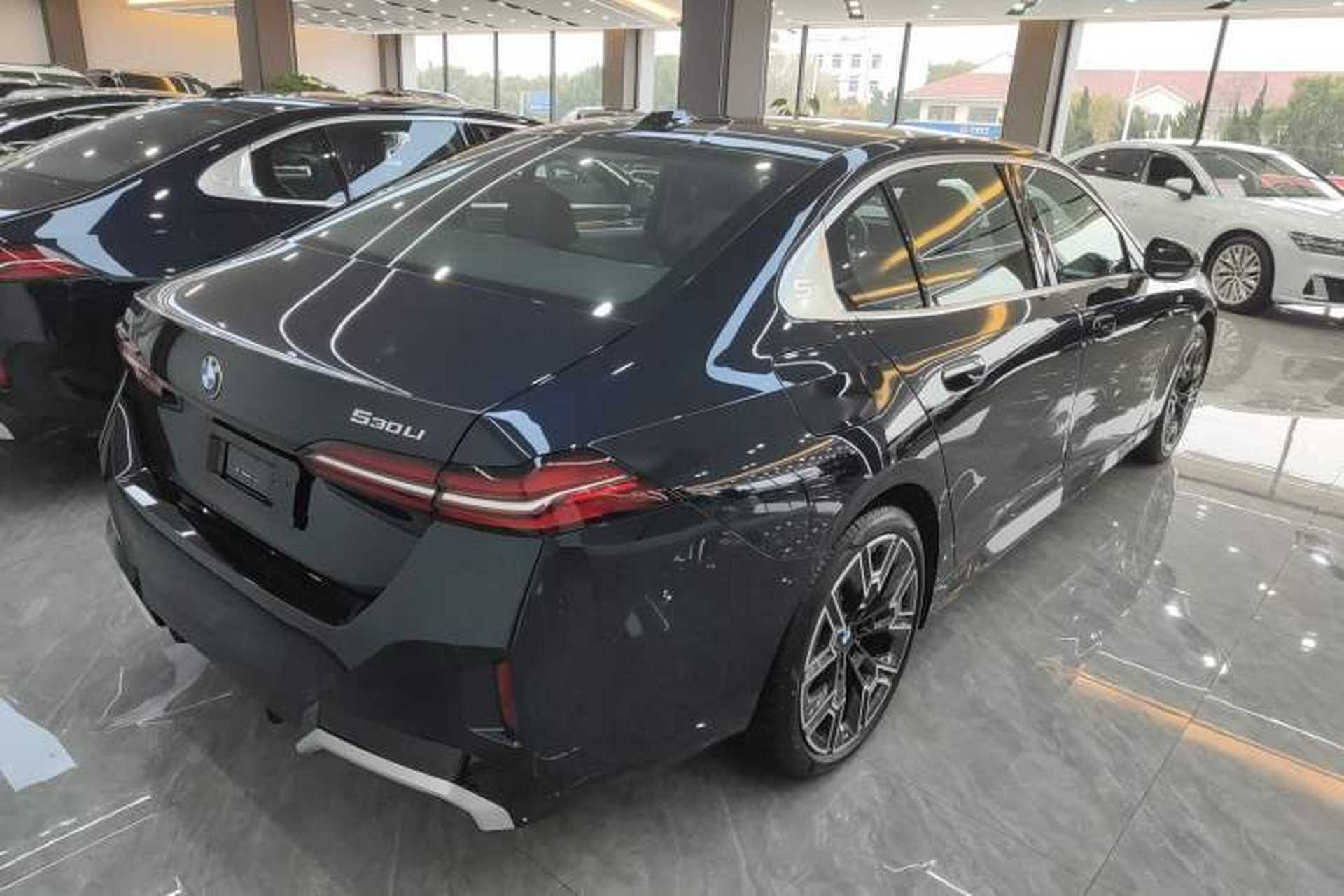 Used BMW 5 Series 2025 530Li Luxury Edition M Sport Package Rear Right 45 Deg