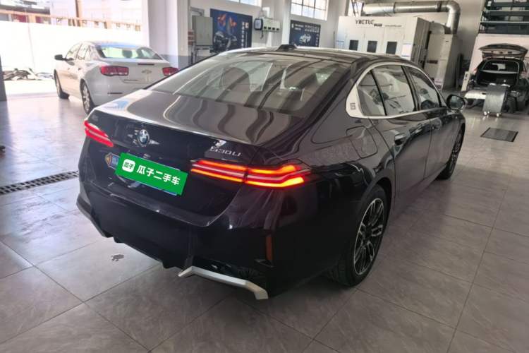 Used BMW 5 Series 2025 530Li Leading Model M Sport Package Rear Right 45 Deg