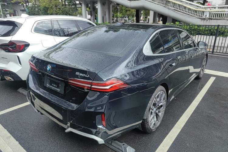 Used BMW 5 Series 2025 530Li Luxury Edition M Sport Package Rear Right 45 Deg