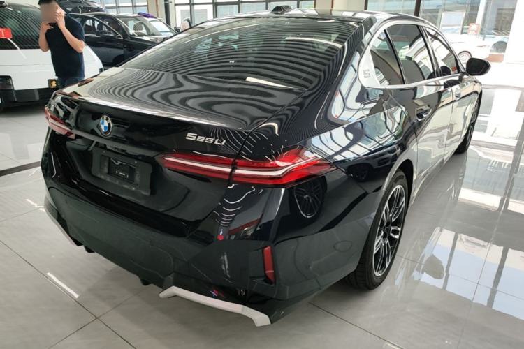 Used BMW 5 Series 2025 525Li M Sport Package Rear Right 45 Deg