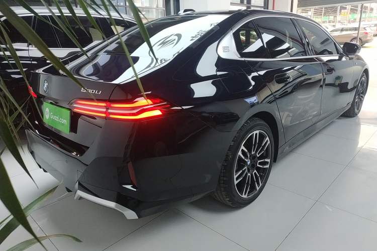 Used BMW 5 Series 2025 530Li Leading Model M Sport Package Rear Right 45 Deg