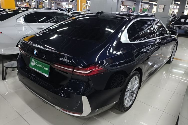 Used BMW 5 Series 2025 525Li Luxury Package Rear Right 45 Deg