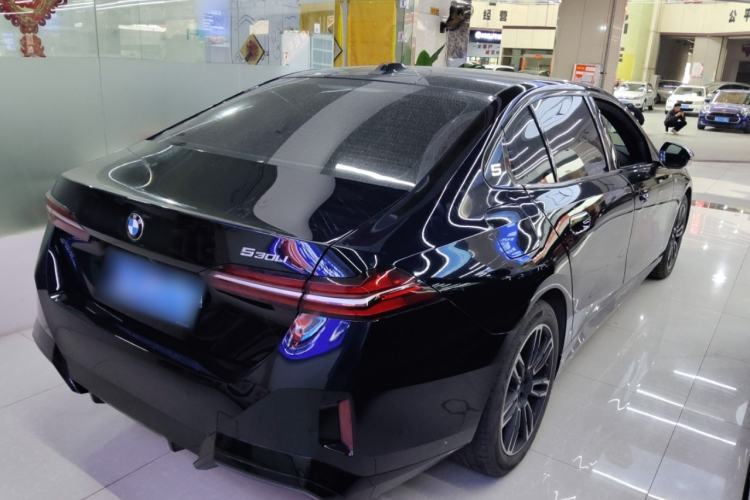 Used BMW 5 Series 2025 530Li Leading Model M Sport Package Rear Right 45 Deg