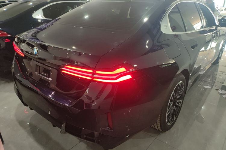 Used BMW 5 Series 2025 530Li Leading Model M Sport Package Rear Right 45 Deg