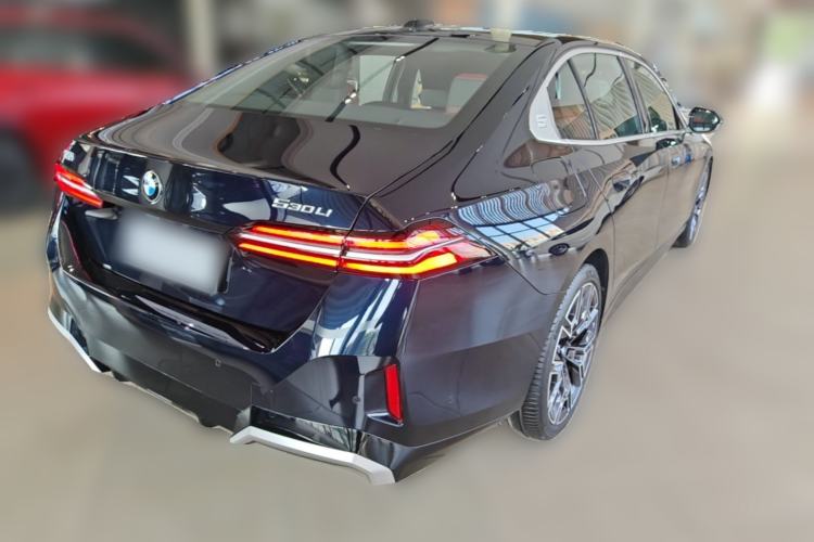 Used BMW 5 Series 2025 530Li Luxury Edition M Sport Package Rear Right 45 Deg