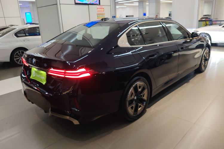 Used BMW 5 Series 2025 525Li M Sport Package Rear Right 45 Deg