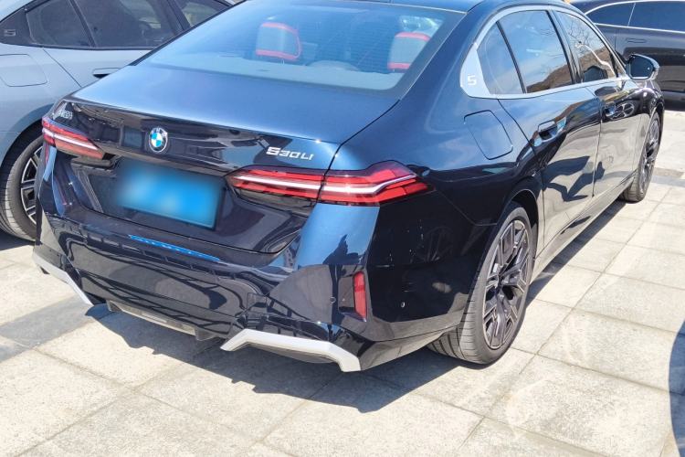 Used BMW 5 Series 2025 530Li Luxury Edition M Sport Package Rear Right 45 Deg