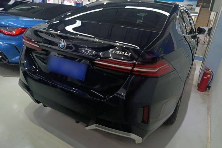 Used BMW 5 Series 2025 530Li Leading Model M Sport Package Rear Right 45 Deg