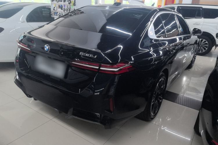 Used BMW 5 Series 2025 525Li M Sport Package Rear Right 45 Deg