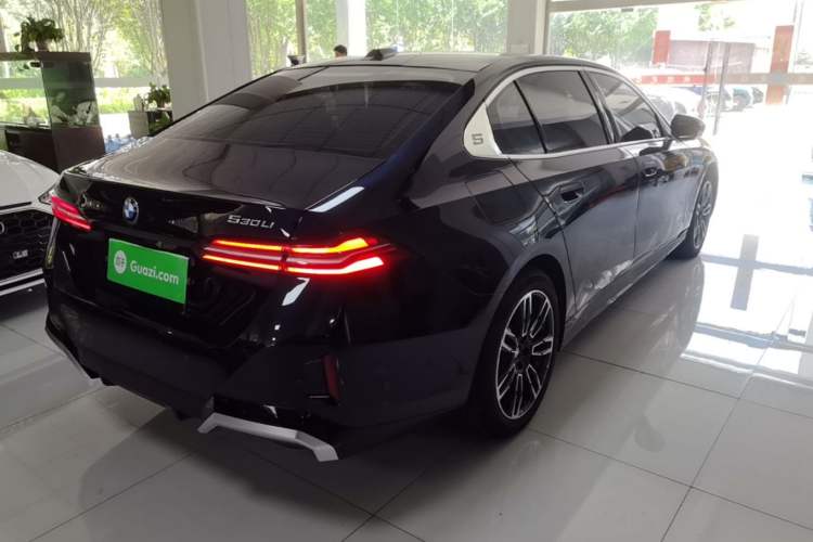 Used BMW 5 Series 2025 530Li Leading Model M Sport Package Rear Right 45 Deg