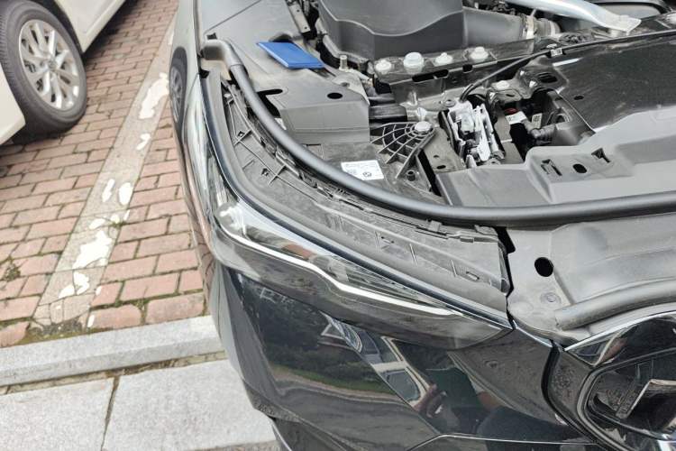 Used BMW 5 Series 2025 525Li M Sport Package Right Front Headlight