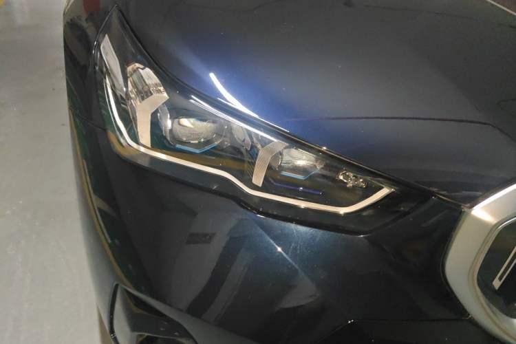 Used BMW 5 Series 2025 530Li Luxury Edition M Sport Package Right Front Headlight