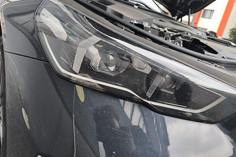 Used BMW 5 Series 2025 530Li Leading Model M Sport Package Right Front Headlight