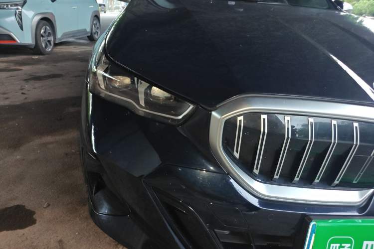 Used BMW 5 Series 2025 530Li Leading Model M Sport Package Right Front Headlight