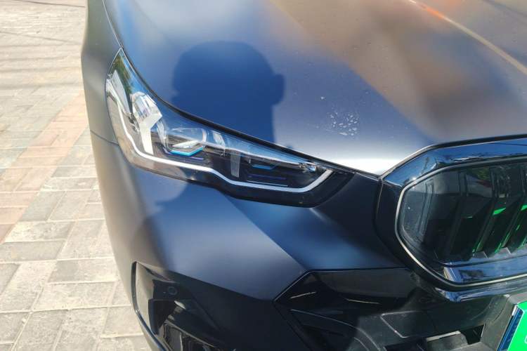 Used BMW 5 Series 2025 530Li Luxury Edition M Sport Package Right Front Headlight