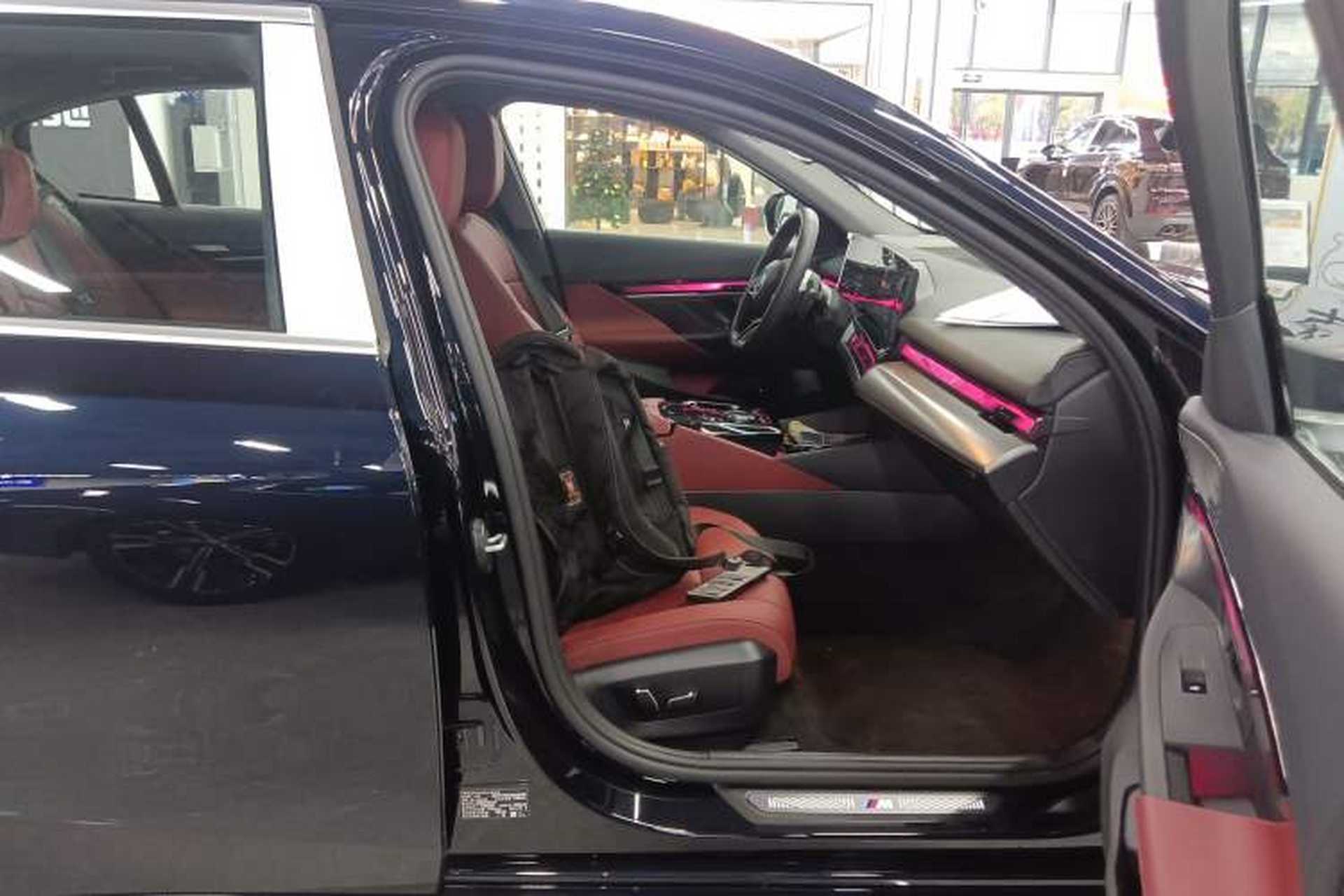 Used BMW 5 Series 2025 530Li Leading Model M Sport Package Right Front Seat