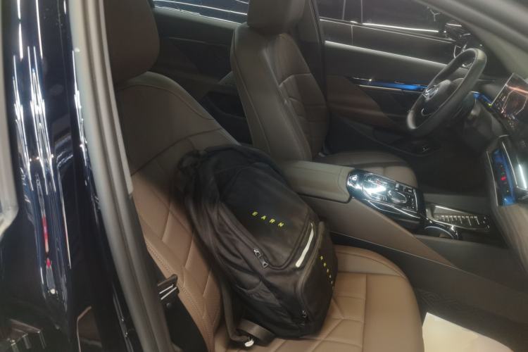 Used BMW 5 Series 2025 530Li Leading Edition Luxury Package Right Front Seat