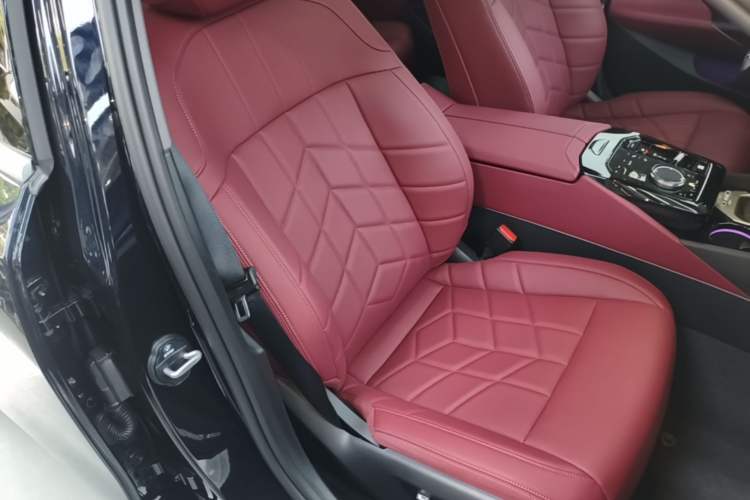 Used BMW 5 Series 2025 530Li Leading Model M Sport Package Right Front Seat