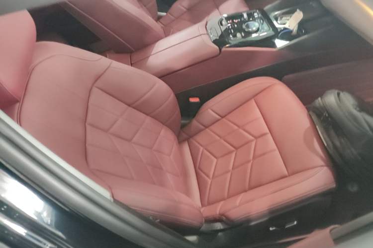 Used BMW 5 Series 2025 530Li Leading Model M Sport Package Right Front Seat