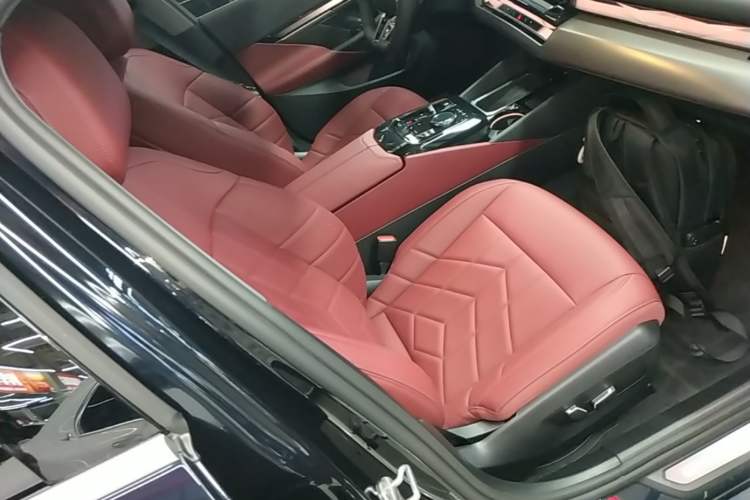 Used BMW 5 Series 2025 530Li Leading Model M Sport Package Right Front Seat