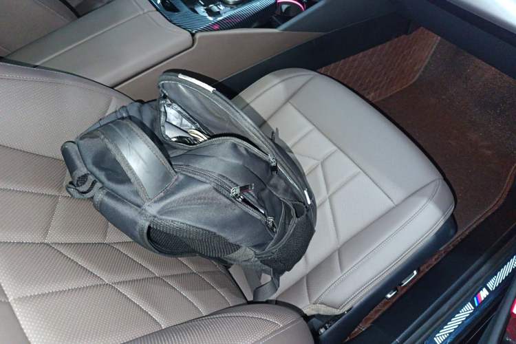 Used BMW 5 Series 2025 530Li Leading Model M Sport Package Right Front Seat