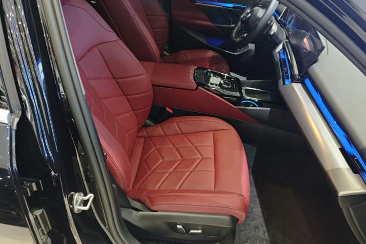 Used BMW 5 Series 2025 530Li Leading Model M Sport Package Right Front Seat