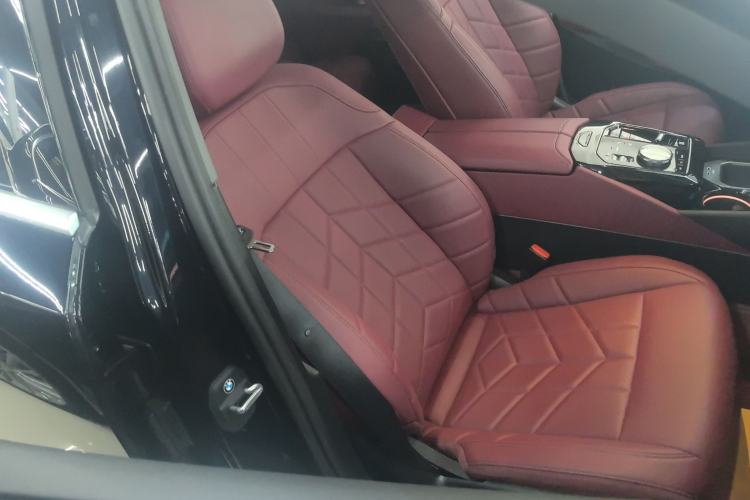 Used BMW 5 Series 2025 525Li M Sport Package Right Front Seat