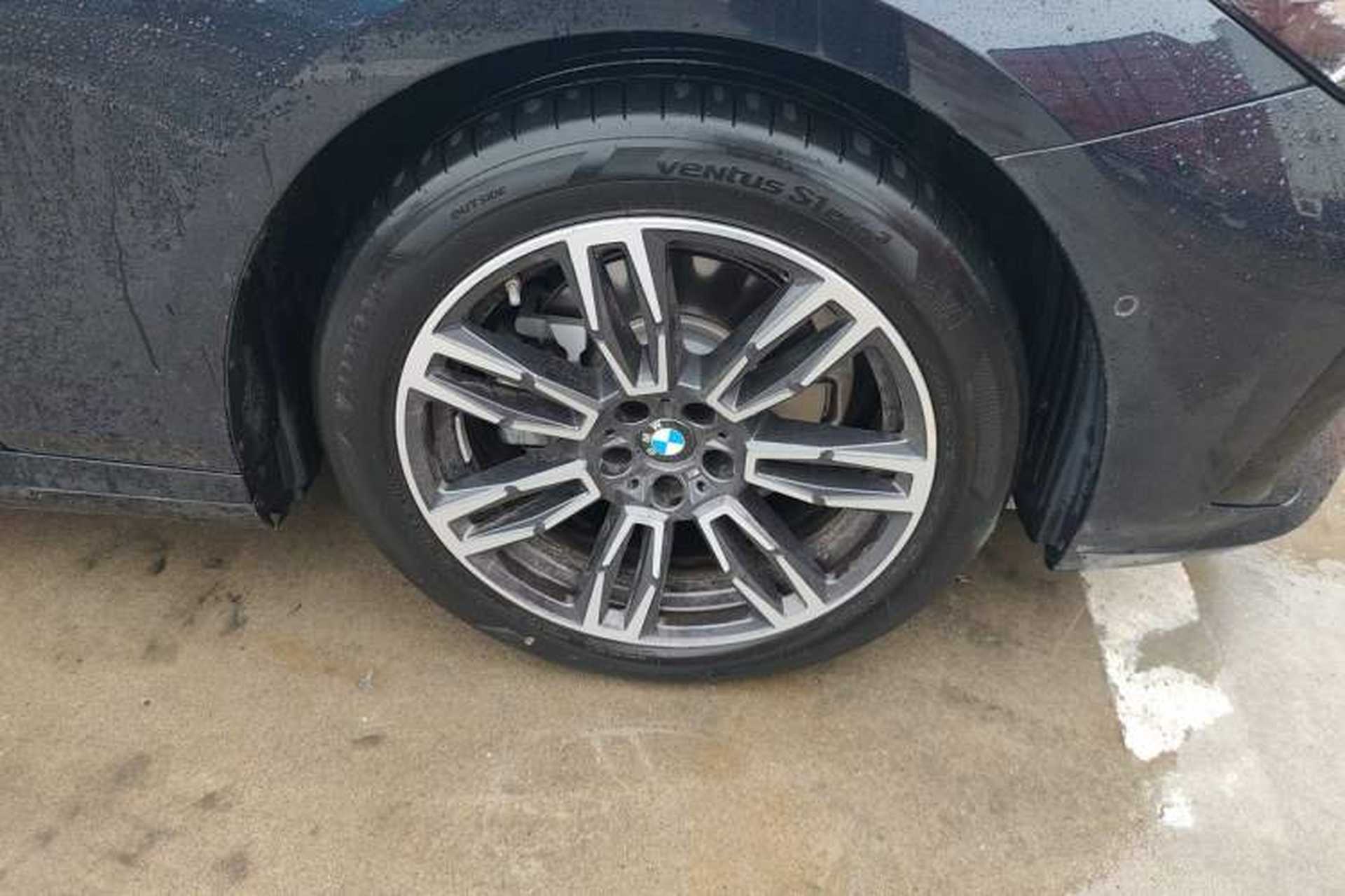 Used BMW 5 Series 2025 525Li M Sport Package Right Front Wheel Hub