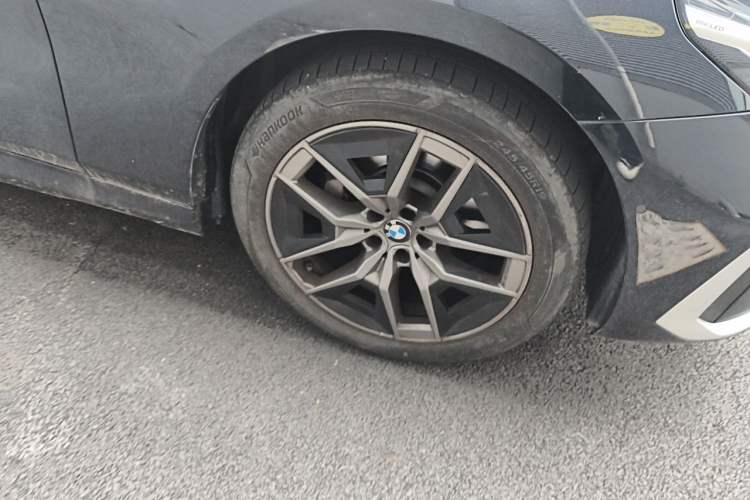 Used BMW 5 Series 2025 530Li Leading Model M Sport Package Right Front Wheel Hub