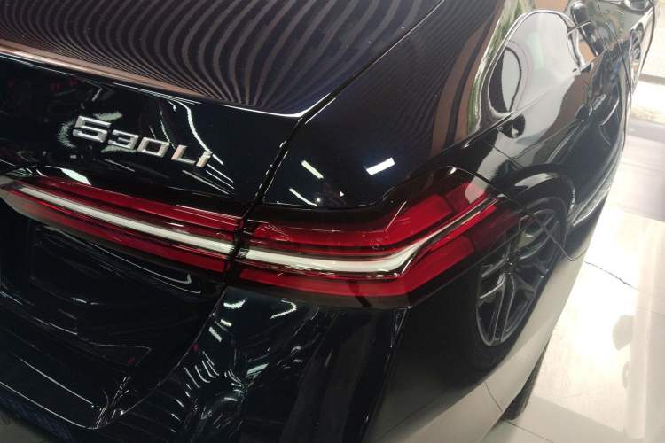 Used BMW 5 Series 2025 530Li Leading Model M Sport Package Right Rear Taillight