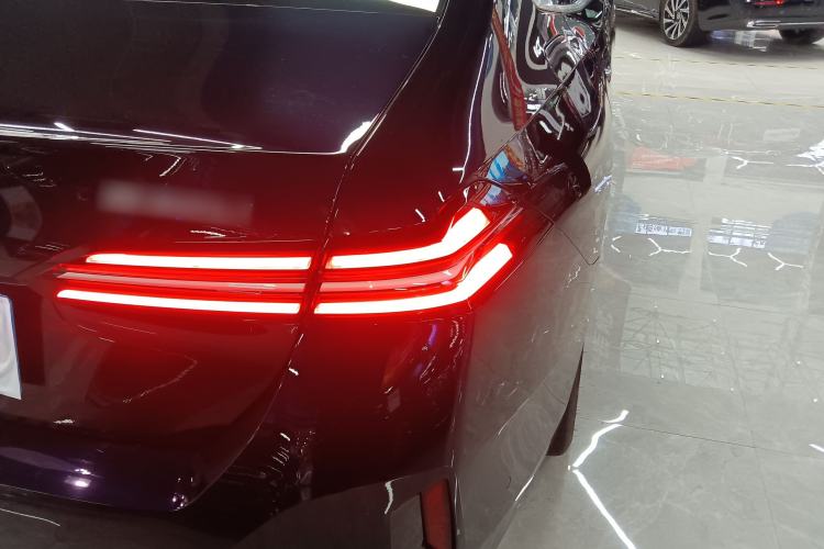 Used BMW 5 Series 2025 530Li Leading Model M Sport Package Right Rear Taillight