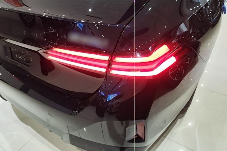 Used BMW 5 Series 2025 530Li Leading Model M Sport Package Right Rear Taillight
