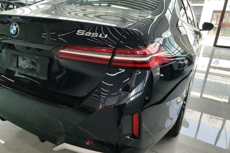 Used BMW 5 Series 2025 525Li M Sport Package Right Rear Taillight