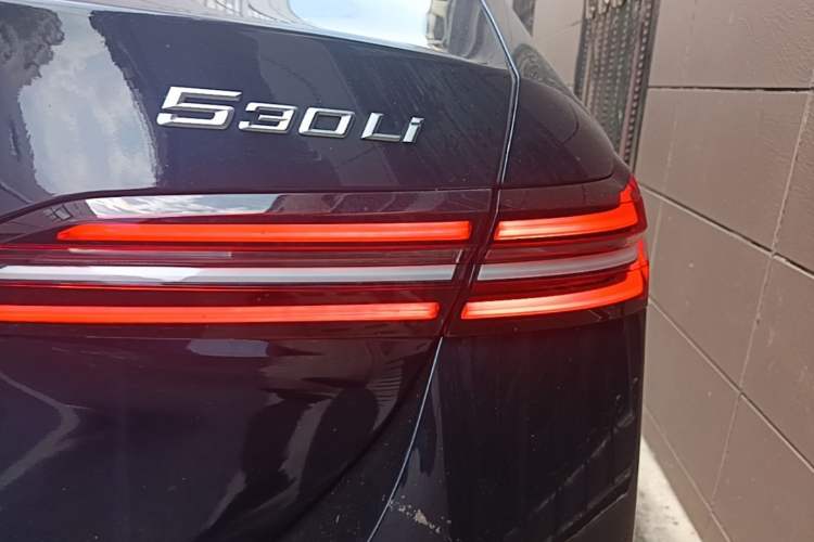 Used BMW 5 Series 2025 530Li Luxury Edition M Sport Package Right Rear Taillight