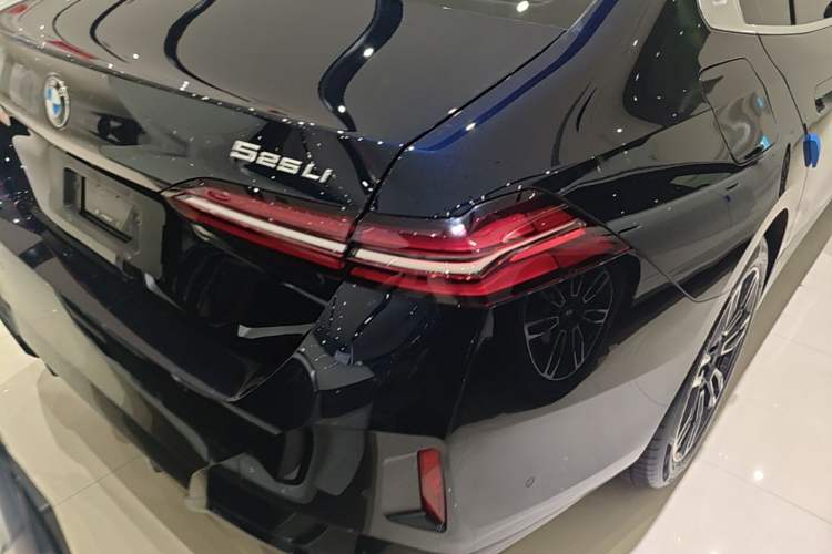 Used BMW 5 Series 2025 525Li M Sport Package Right Rear Taillight