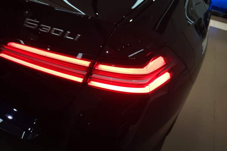 Used BMW 5 Series 2025 530Li Luxury Edition M Sport Package Right Rear Taillight