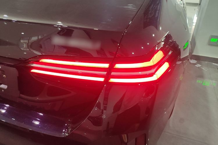 Used BMW 5 Series 2025 530Li Leading Model M Sport Package Right Rear Taillight