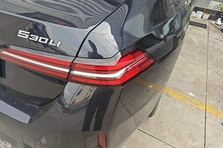 Used BMW 5 Series 2025 530Li Leading Model M Sport Package Right Rear Taillight