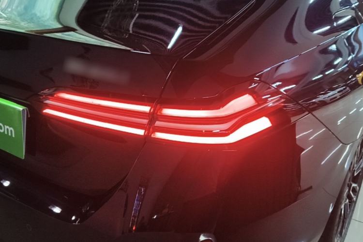Used BMW 5 Series 2025 530Li Leading Model M Sport Package Right Rear Taillight