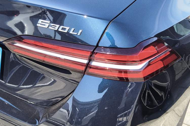 Used BMW 5 Series 2025 530Li Luxury Edition M Sport Package Right Rear Taillight