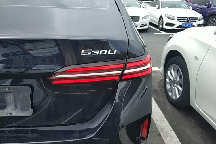 Used BMW 5 Series 2025 530Li Leading Model M Sport Package Right Rear Taillight