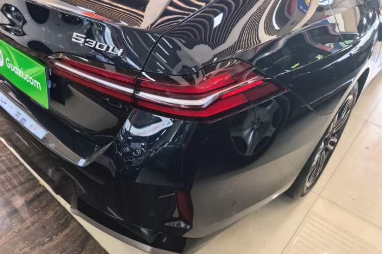 Used BMW 5 Series 2025 530Li Leading Model M Sport Package Right Rear Taillight