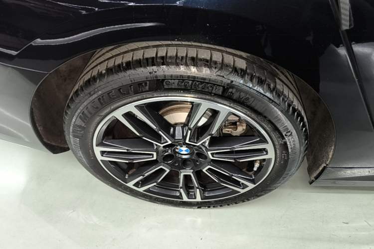 Used BMW 5 Series 2025 530Li Leading Model M Sport Package Right Rear Wheel Hub