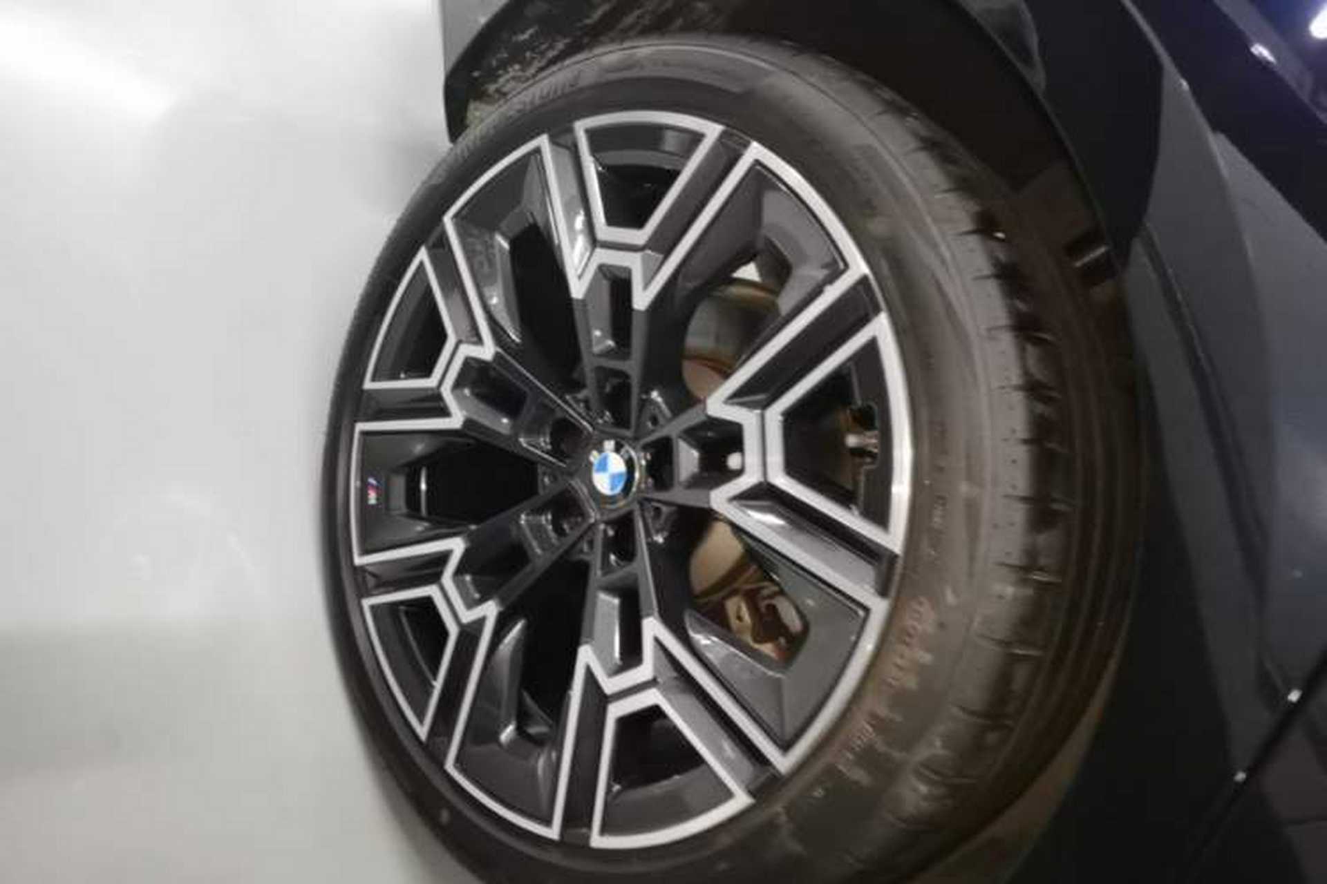 Used BMW 5 Series 2025 530Li Luxury Edition M Sport Package Right Rear Wheel Hub