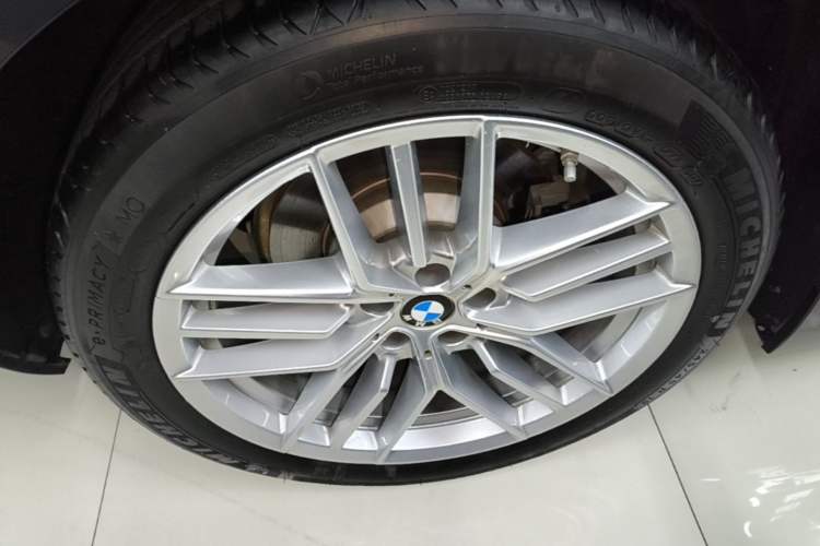 Used BMW 5 Series 2025 525Li Luxury Package Right Rear Wheel Hub