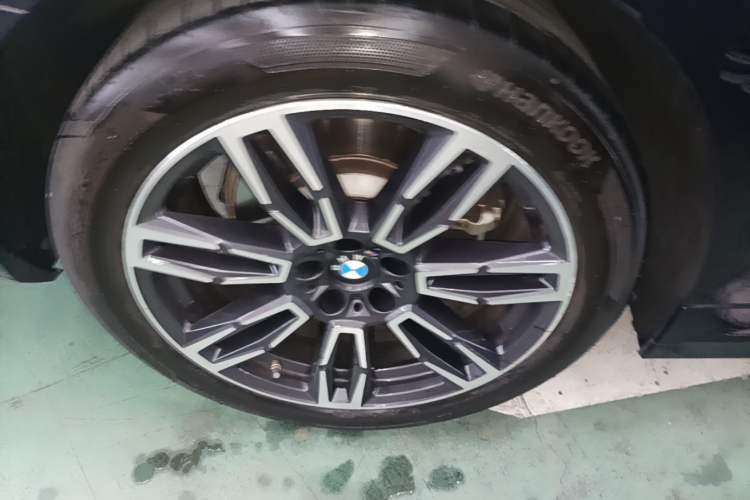 Used BMW 5 Series 2025 525Li M Sport Package Right Rear Wheel Hub
