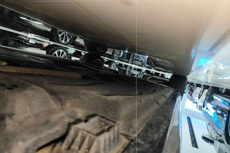 Used BMW 5 Series 2025 530Li Leading Model M Sport Package Right Side Sill